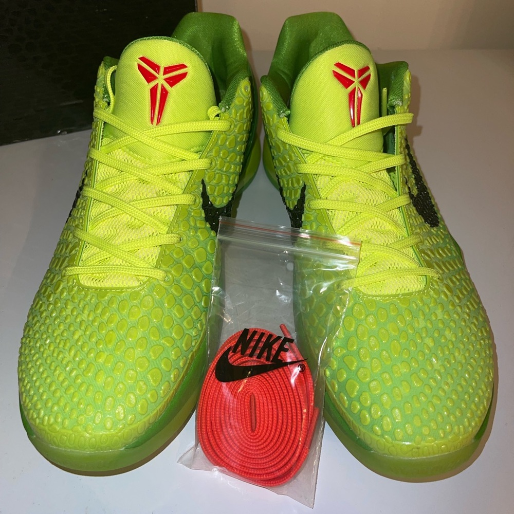 kobe 6’s Protro “Grinch”